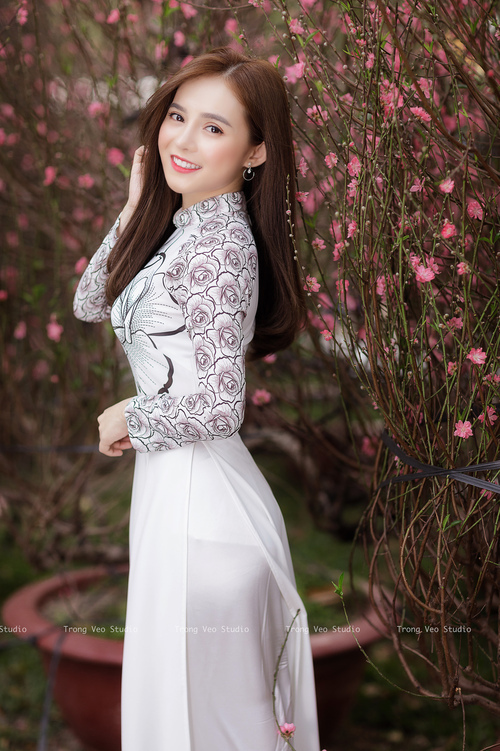 九游jiuyou-哈登带伤砍分助火箭逆转取胜，哈登跑向火箭替补席