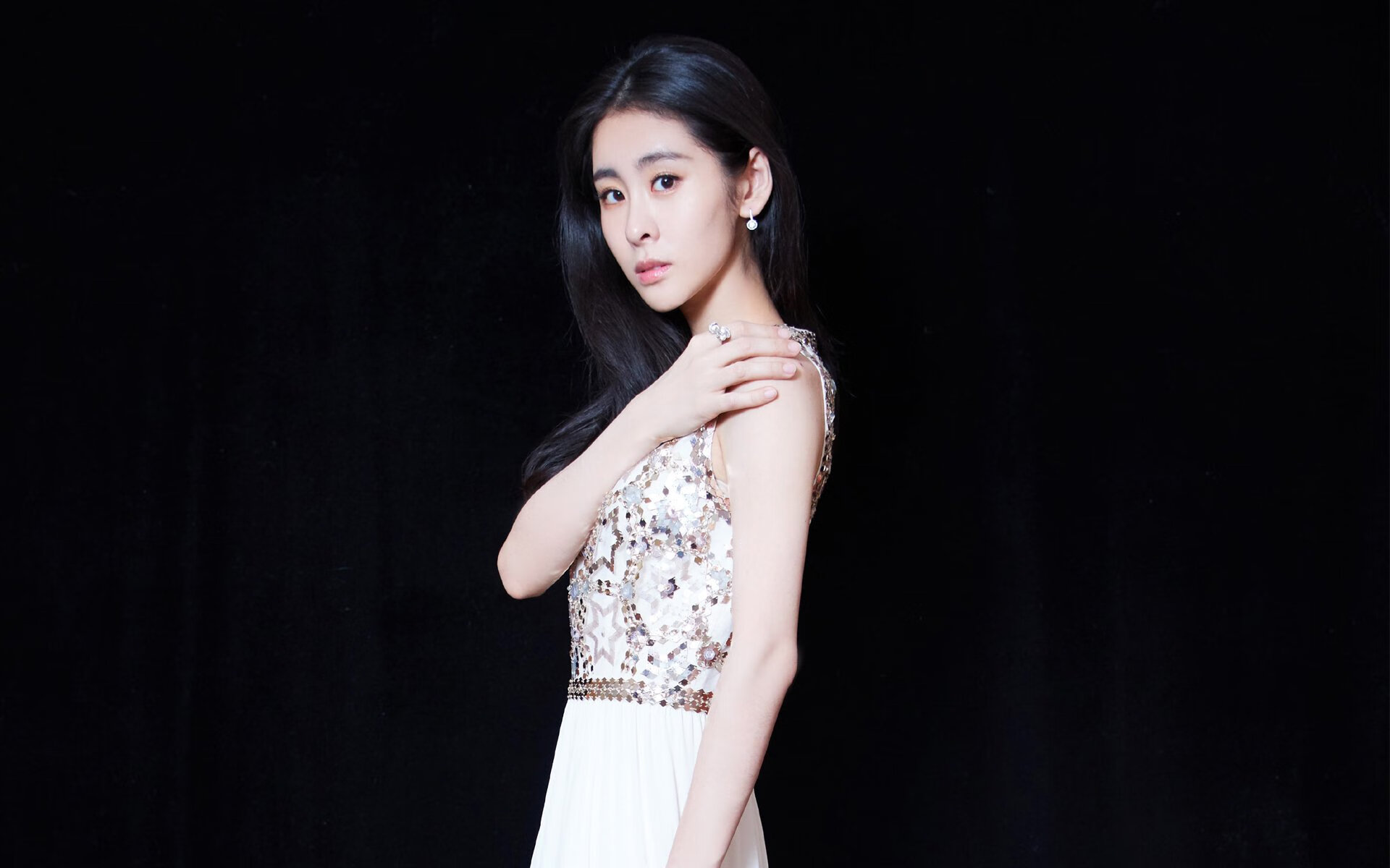 九游下载官网-特色足球运动装备价格逐步降低，普及面扩大，国内足球装备品牌